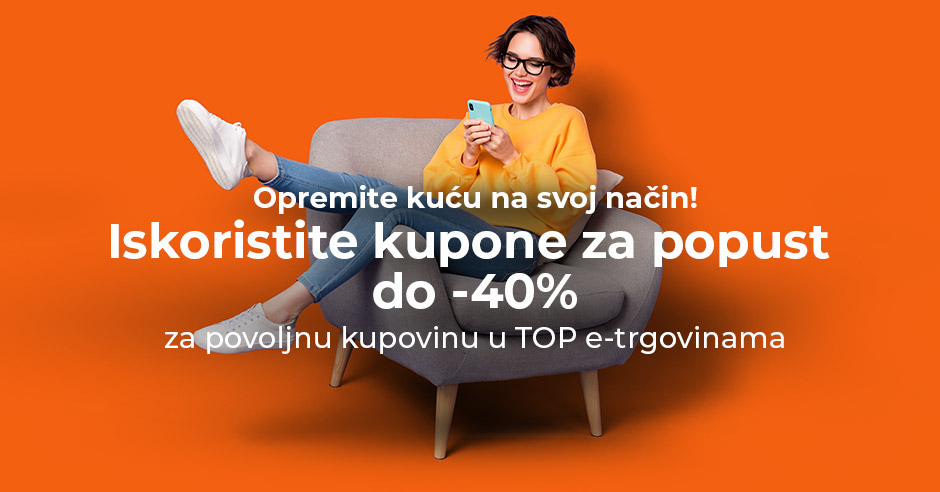 zena-u-fotelji-s-mobitelom