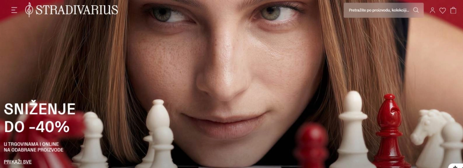 naslovnica webshopa Stradivarius - djevojka promatra šahovske figure