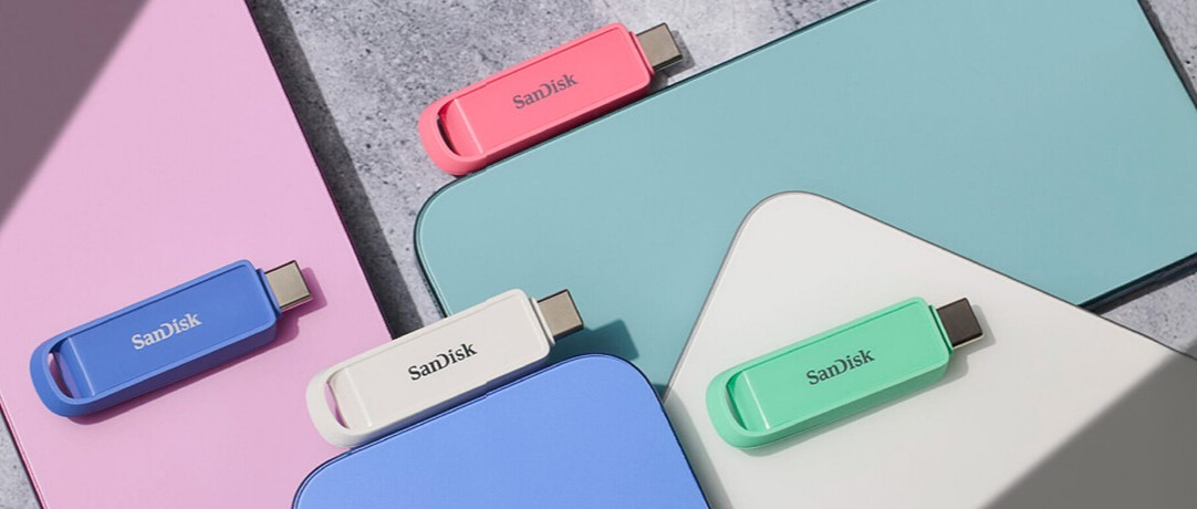 USB diskovi plave, bijele, zelene i roze boje na mobitelima