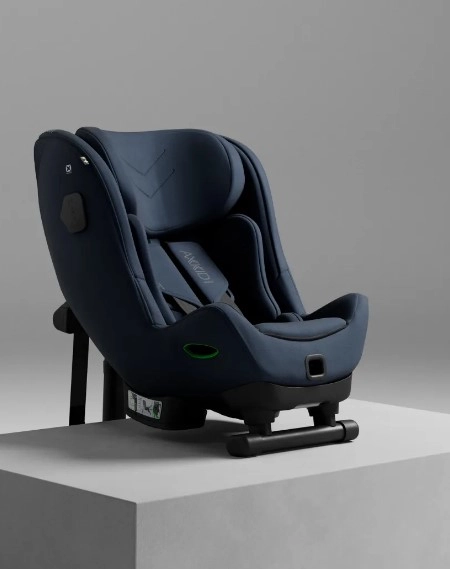 Autosjedalica plave boje